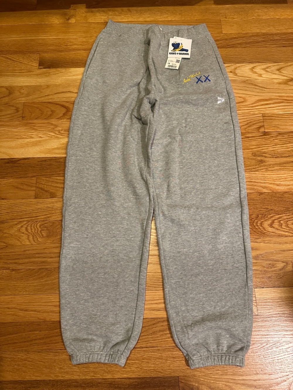 Uniqlo Kaws + Warhol collaboration gray Kids Sweatpants NWT streetwear size 13 - Picture 3 of 14